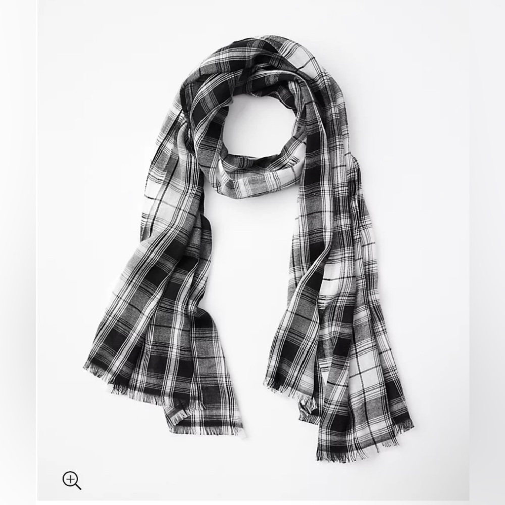 LOFT NWT Lightweight Black‎ and White Plaid Scarf